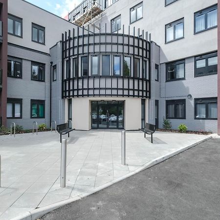 Brand New 2 Bedroom Apartment Centre Of 솔리헐 외부 사진