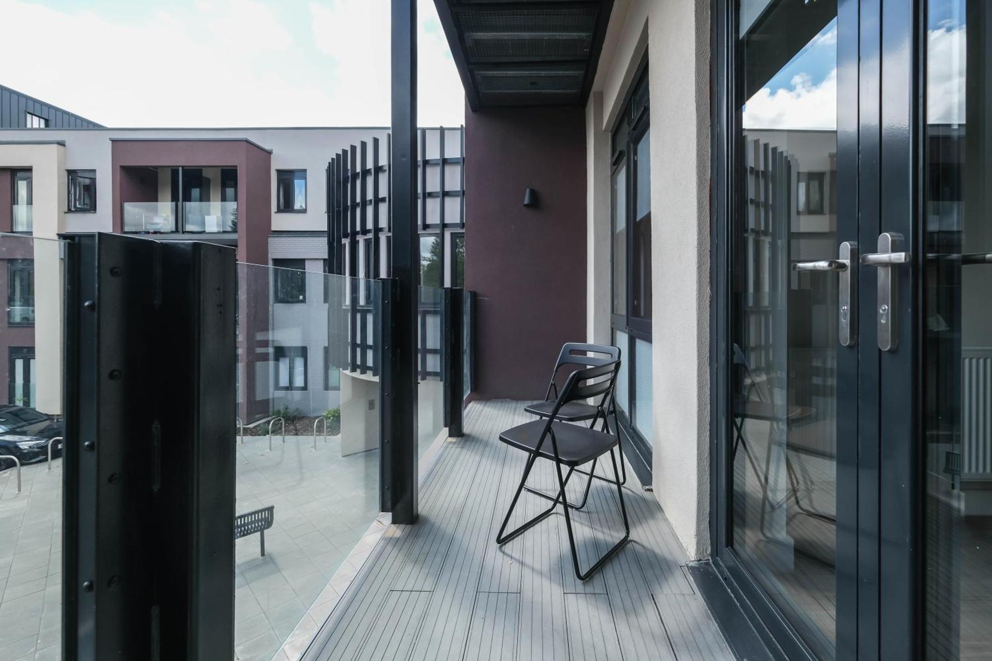 Brand New 2 Bedroom Apartment Centre Of 솔리헐 외부 사진